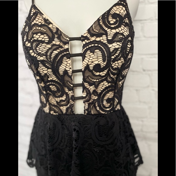 SPICEWEAR women BLACK STRIPED DRESS, size M. - Picture 3 of 13